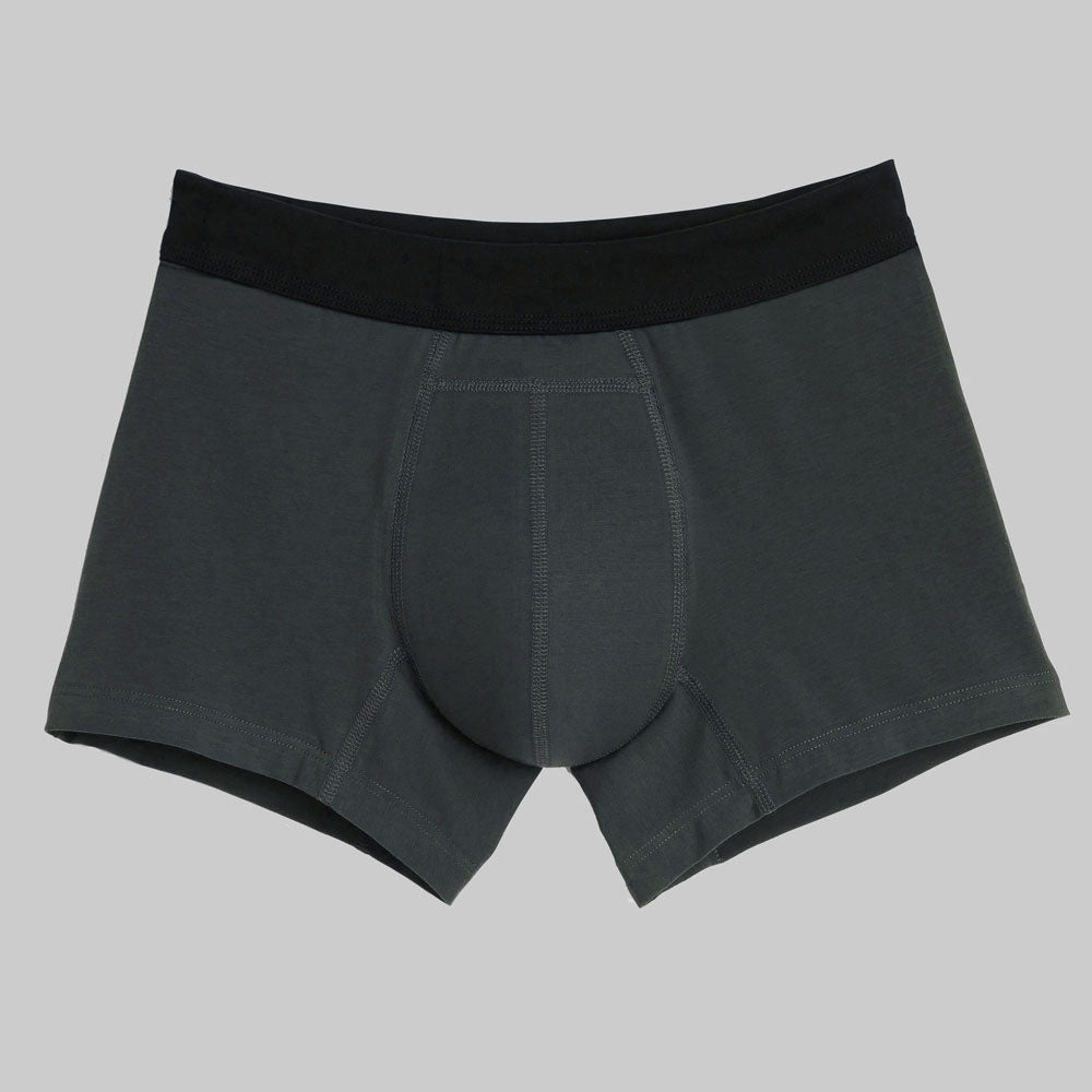 Boxer absorbant lavable homme TENA, conçu pour l'incontinence légère, avec protection intégrée discrète et lavable, similaire à un boxer classique.