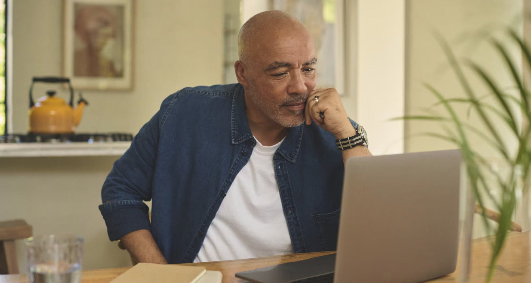 Quand commence l’incontinence masculine ? - Tena